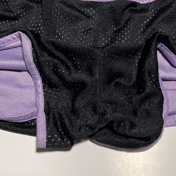 Black & lavender mesh shorts Nike 3inch inseam medium - Picture 6 of 7